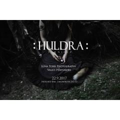 Huldra - Vernisáž fotek Luna Torr a vůní Vala's Perfumery
