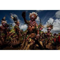 Papú Papua - cesta za lidojedy