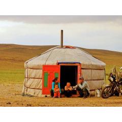 V mongolské jurtě
