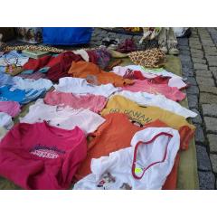 Výměnný BAZAR oblečení a hraček - pouze letní a lehce podzimní