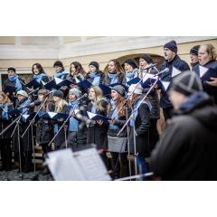 Tradiční zpívání koled na vlašimském zámeckém nádvoří 2019