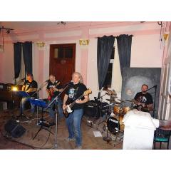 The Seniors - koncert - Calypsso music bar